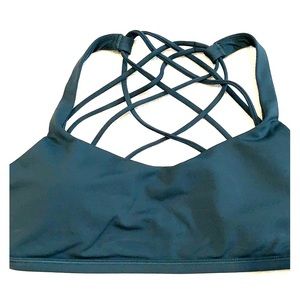 Lululemon free to be wild new size 6